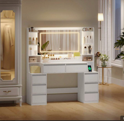 Dressing table with - with, mirror